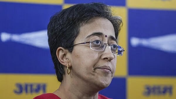 'ಮೋದಿ ಗ್ಯಾರಂಟಿ ನಂಬಿ ಮೋಸ ಹೋದ ಮಹಿಳೆಯರು': ದೆಹಲಿ CM ಭೇಟಿಗೆ ಸಮಯ ಕೇಳಿದ ಆತಿಶಿ