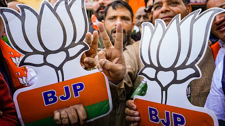 Delhi Politics: ಮುಖ್ಯಮಂತ್ರಿ ರೇಸ್‌ನಲ್ಲಿ ಯಾರೆಲ್ಲಾ ಇದ್ದಾರೆ? ಇಲ್ಲಿದೆ ವಿವರ