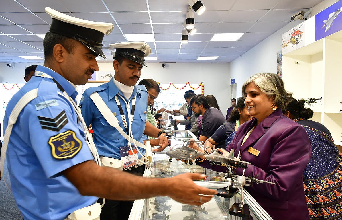 Aero India 2025 | ವಸ್ತು ಪ್ರದರ್ಶನ: ಮಾಹಿತಿ ಪಡೆದ ಪ್ರೇಕ್ಷಕರು
