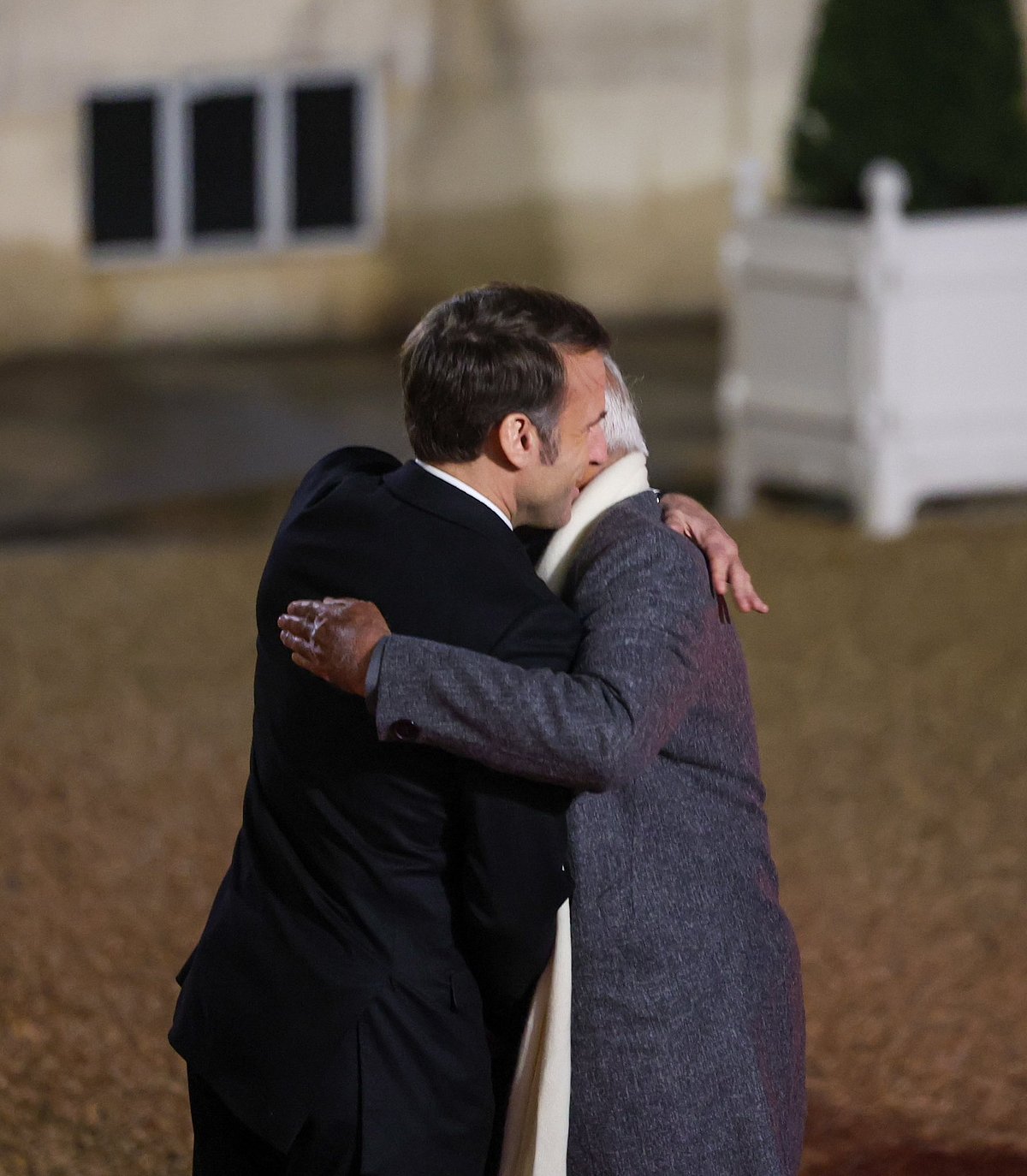 AI Action Summit: ಫ್ರಾನ್ಸ್‌ಗೆ ಬಂದಿಳಿದ ಪ್ರಧಾನಿ ಮೋದಿಗೆ ಮ್ಯಾಕ್ರನ್ ಸ್ವಾಗತ