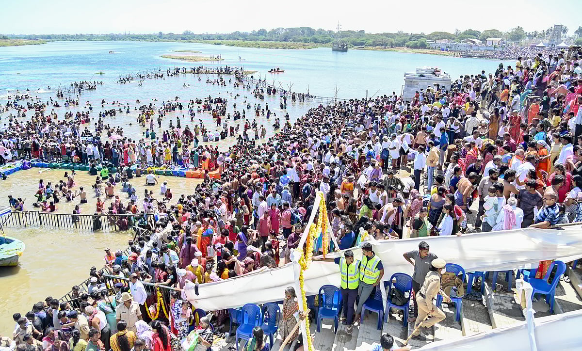 ‘ಮಾಘ ಹುಣ್ಣಿಮೆ’ ಸ್ನಾನ: ಕುಂಭಮೇಳ ಸಂಪನ್ನ 