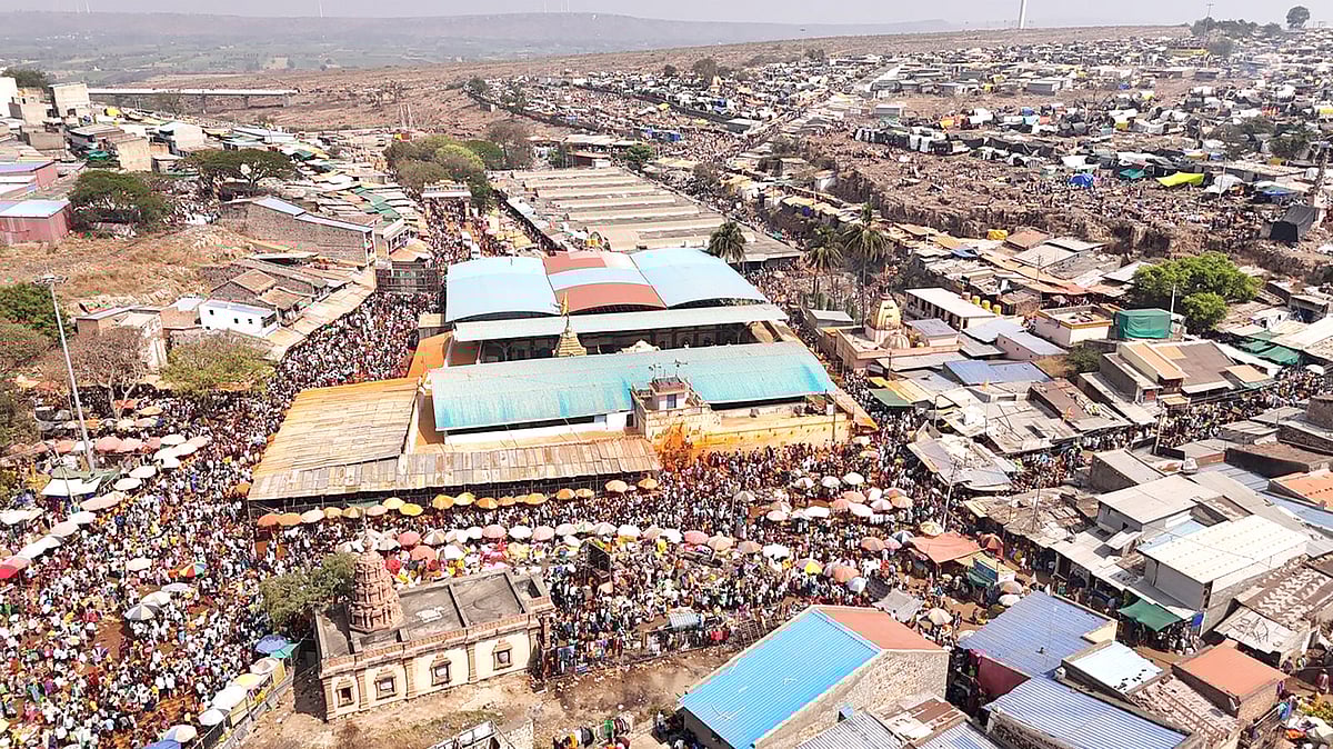 ಯಲ್ಲಮ್ಮನಗುಡ್ಡದಲ್ಲಿ ಭಂಡಾರ ಓಕುಳಿ