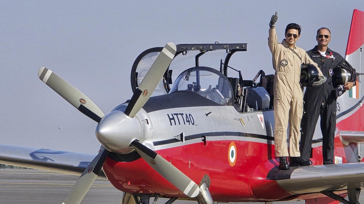 Aero India 2025: ಎಚ್‌ಟಿಟಿ–40ಯಲ್ಲಿ ಹಾರಾಟ ನಡೆಸಿದ ಸಂಸದ ತೇಜಸ್ವಿ ಸೂರ್ಯ