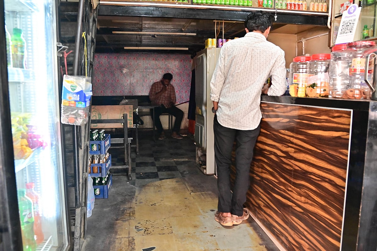 ದಾವಣಗೆರೆ: ಧಮ್‌ ಮಾರೋ ಧಮ್‌.. ಬಿಂದಾಸ್‌ ಮಾರಾಟ