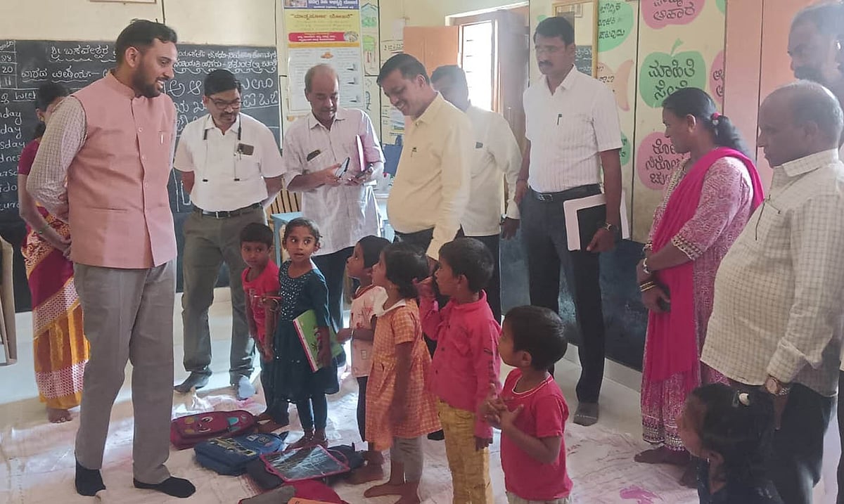 ಉಪ್ಪಿನಬೆಟಗೇರಿ: ಕುಂದು ಕೊರತೆ ಆಲಿಸಿದ ಅಧಿಕಾರಿಗಳ ತಂಡ