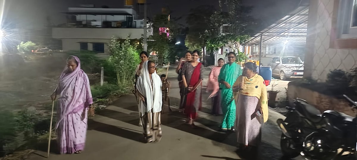 ಮುಧೋಳ | ಕಳ್ಳರ ಹಾವಳಿ: ಮಹಿಳೆಯರಿಂದ ರಾತ್ರಿ‌ ಗಸ್ತು