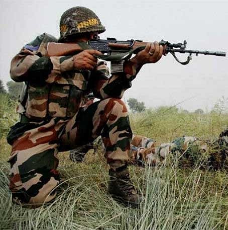 ಇಬ್ಬರು ಸಹೋದ್ಯೋಗಿಗಳನ್ನು ಕೊಂದು, ತಾನು ಆತ್ಮಹತ್ಯೆ ಮಾಡಿಕೊಂಡ ಸಿಆರ್‌ಪಿಎಫ್ ಯೋಧ