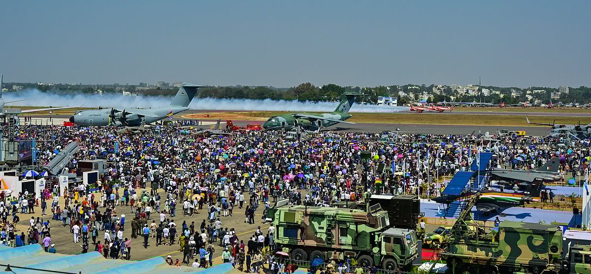 ವೈಮಾನಿಕ ಪ್ರದರ್ಶನಕ್ಕೆ ‘ಸೂರ್ಯಕಿರಣ್’ ತೆರೆ


