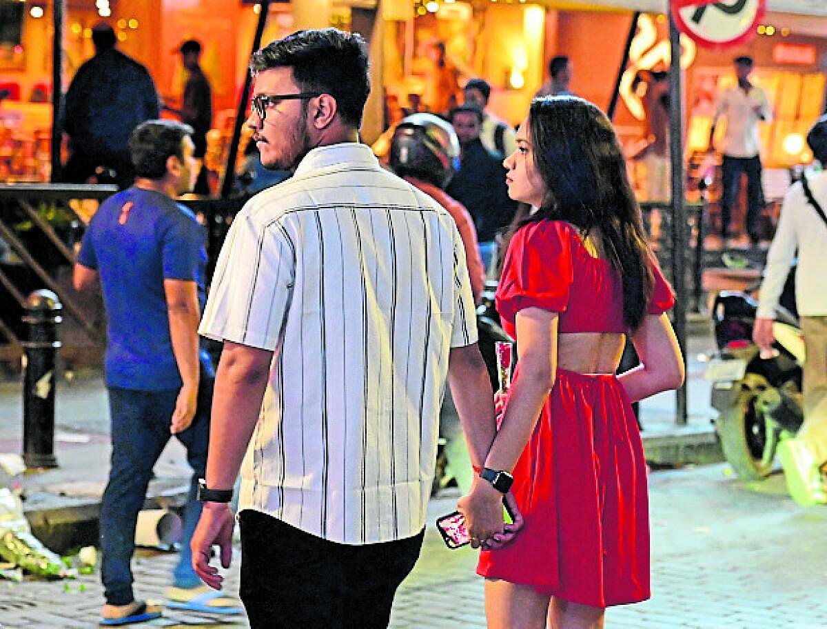 ಪ್ರೇಮಿಗಳ ಹೃದಯ ನಿವೇದನೆ: 88 ಲಕ್ಷ ಗುಲಾಬಿಗಳ ಮಾರಾಟ, ₹11 ಕೋಟಿ ಸಂಗ್ರಹ