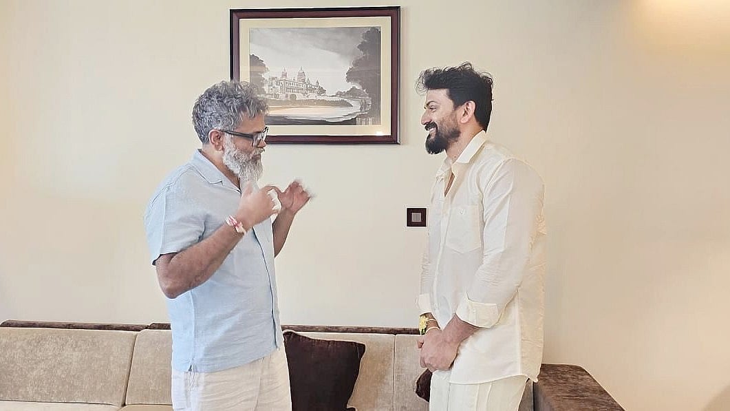 ಡಾಲಿ ಧನಂಜಯ್ ಮದುವೆಗಾಗಿ ಮೈಸೂರಿಗೆ ಬಂದ ‘ಪುಷ್ಪ’ ನಿರ್ದೇಶಕ ಸುಕುಮಾರ್