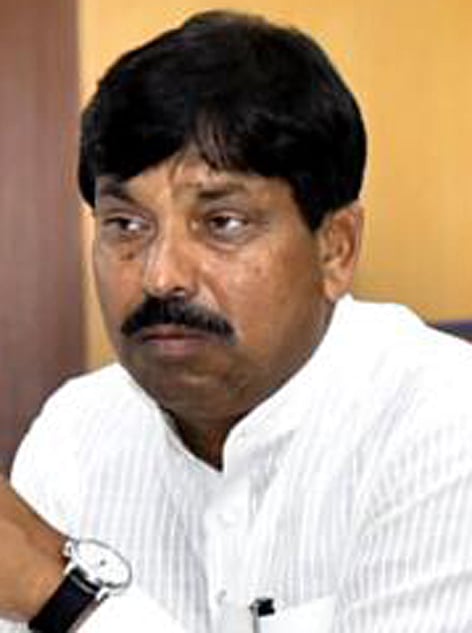 ಆಯತಪ್ಪಿ ಬಿದ್ದ ಉಪಸಭಾಧ್ಯಕ್ಷ ರುದ್ರಪ್ಪ ಲಮಾಣಿ