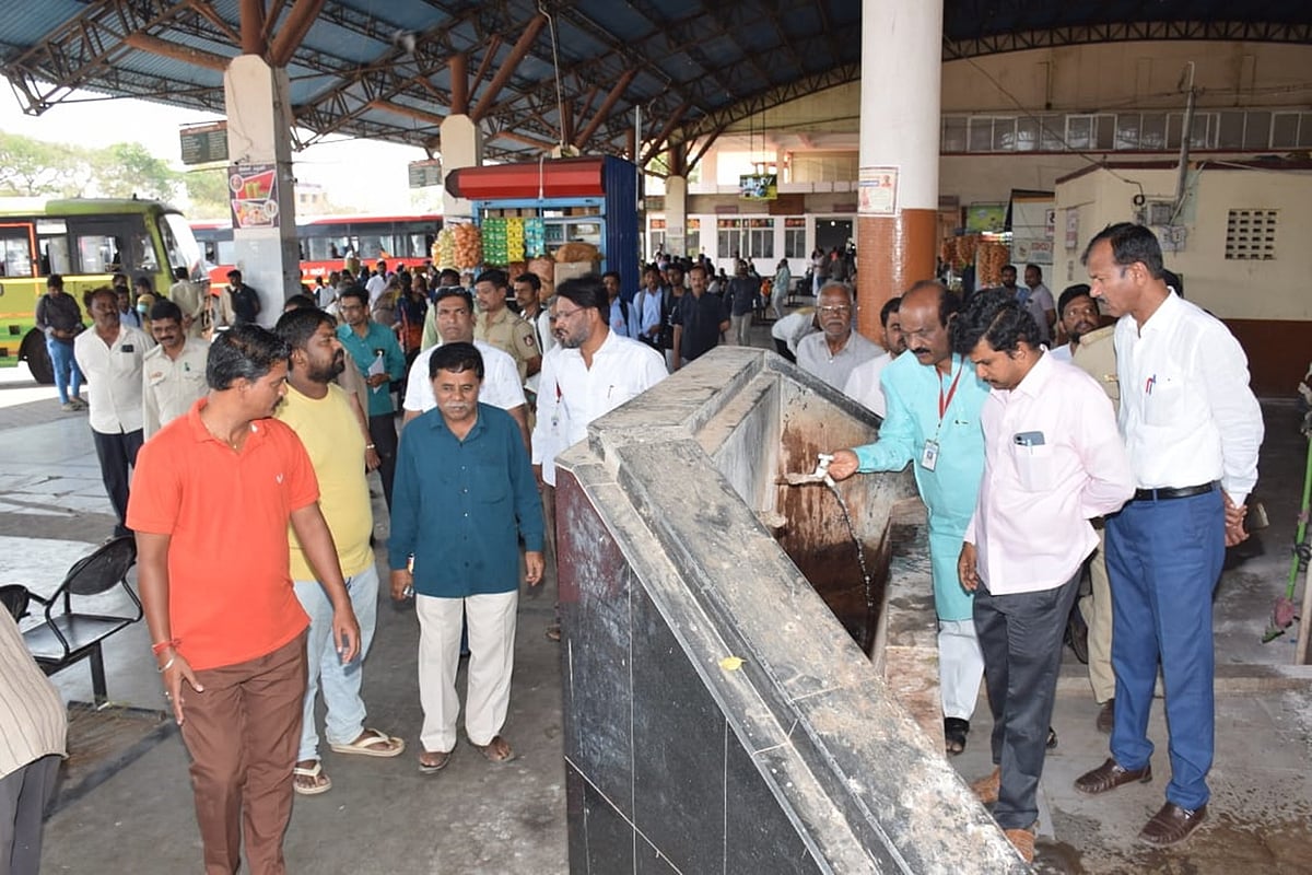 ಬಸ್‌ ನಿಲ್ದಾಣಕ್ಕೆ ಹೊಸ ರೂಪ ನೀಡುವಂತೆ ಸೂಚನೆ