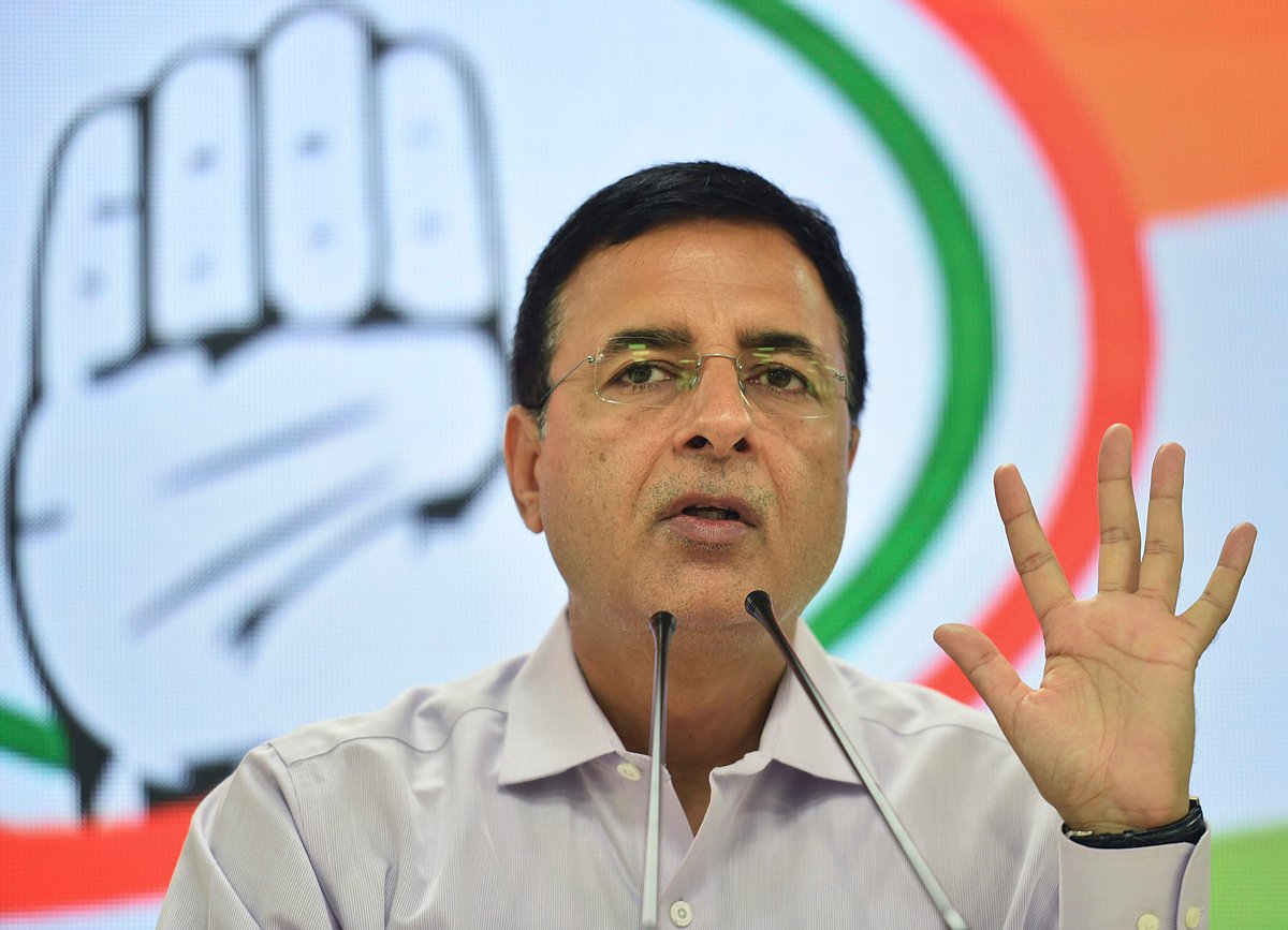 ಕಾಂಗ್ರೆಸ್ ಸಭೆ: ಬೆಂಗಳೂರಿನ ರಸ್ತೆ ಗುಂಡಿಗಳ ಬಗ್ಗೆ ಸುರ್ಜೇವಾಲಾ ತೀವ್ರ ಅಸಮಾಧಾನ