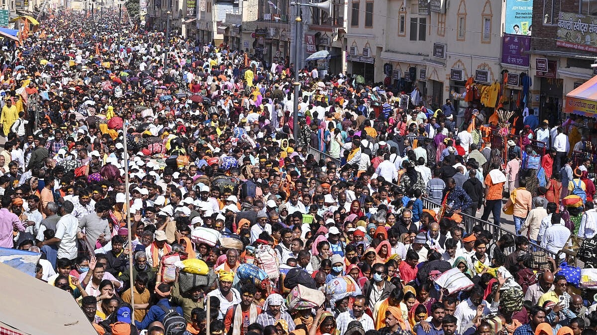 ಅಯೋಧ್ಯೆಯಲ್ಲಿ ಭಕ್ತ ಸಾಗರ: ಜನರ ನಿಯಂತ್ರಣಕ್ಕೆ ಭದ್ರತೆ ಬಿಗಿ