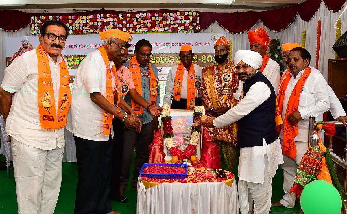 ಶಿವಾಜಿಯ ಆದರ್ಶಗಳು ಅನುಕರಣೀಯ