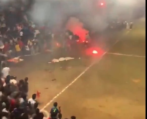 ಪಟಾಕಿ ಕಿಡಿ ತಗುಲಿ ಫುಟ್ಬಾಲ್ ವೀಕ್ಷಣೆಗೆ ಬಂದಿದ್ದ 25ಕ್ಕೂ ಹೆಚ್ಚು ಮಂದಿಗೆ ಗಾಯ