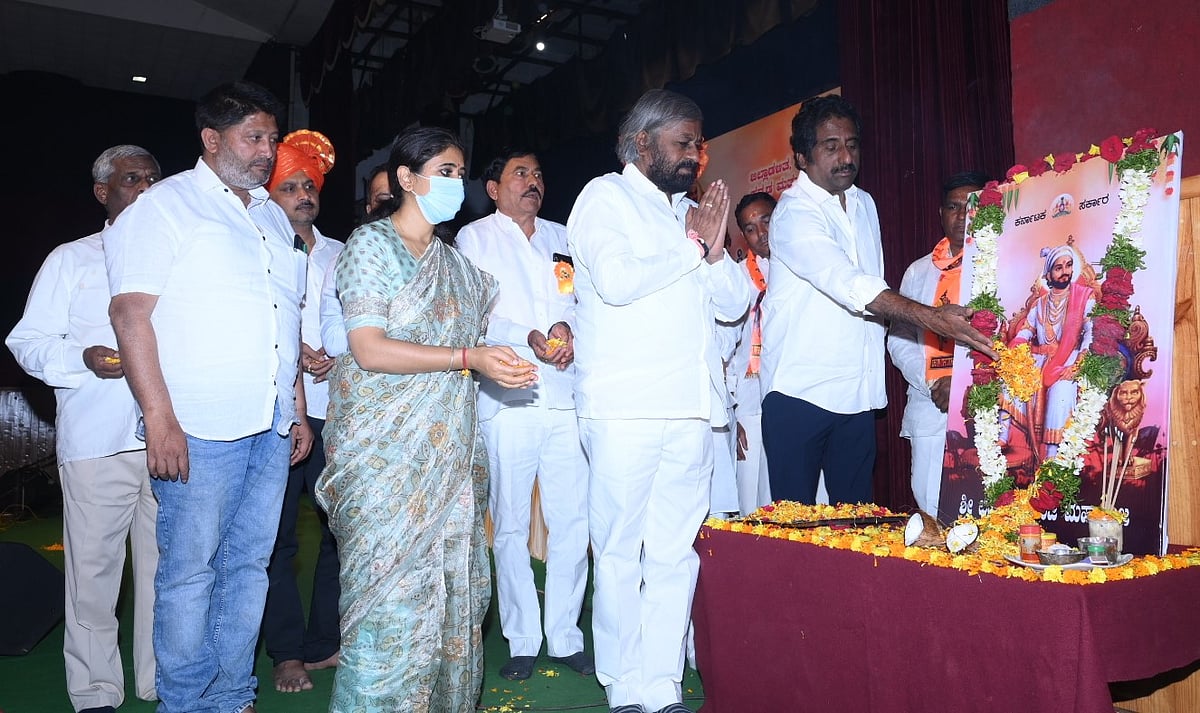 ಸಡಗರ, ಸಂಭ್ರಮದಿಂದ ಶಿವಾಜಿ ಮಹಾರಾಜರ ಜಯಂತಿ ಆಚರಣೆ

