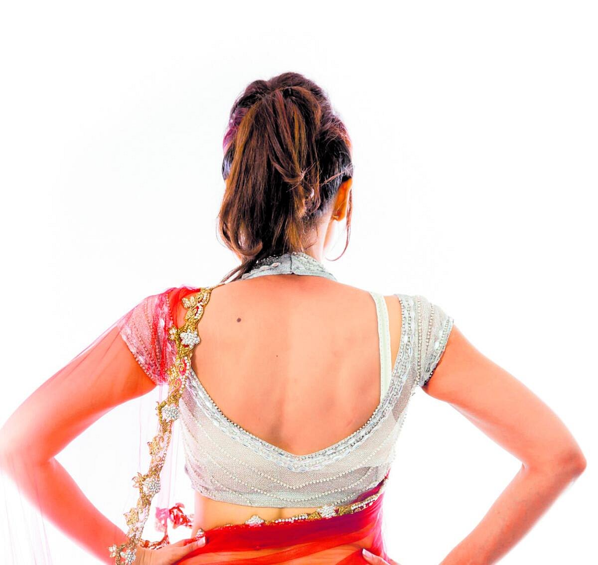 ಭೂಮಿಕಾ | ಆಚೆ ಇಣುಕುವಾಗ...