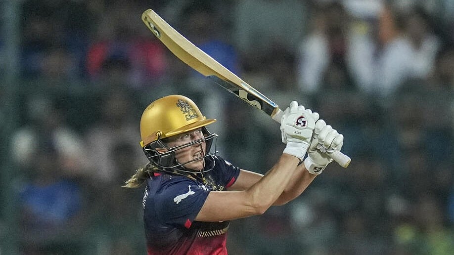 WPL 2025: ತವರಿನ ಪಂದ್ಯದಲ್ಲಿ ಮುಂಬೈ ಇಂಡಿಯನ್ಸ್‌ಗೆ ಮಣಿದ ಆರ್‌ಸಿಬಿ