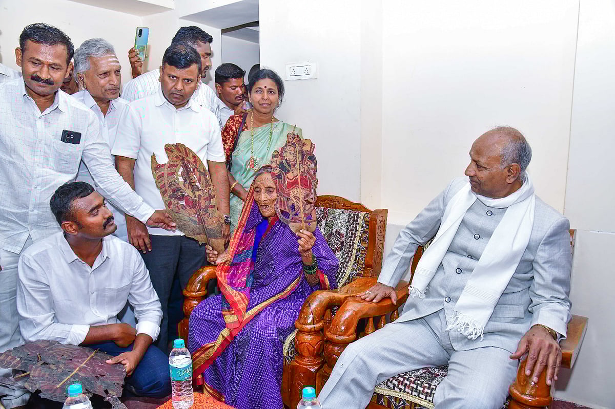 ರಾಜಭವನಕ್ಕೆ ಬರುವಂತೆ ಭೀಮವ್ವ ಅಜ್ಜಿಗೆ ಆಹ್ವಾನ