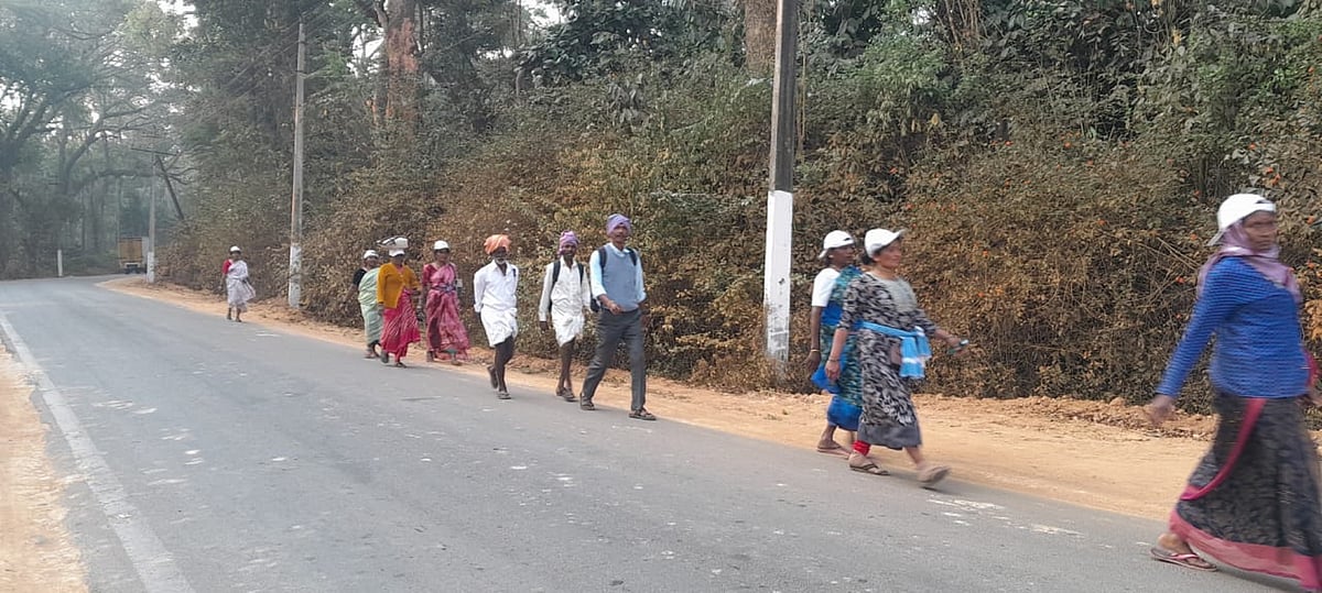 ಶನಿವಾರಸಂತೆಗೆ ಬಂದ ಸಾವಿರಾರು ಭಕ್ತರು!