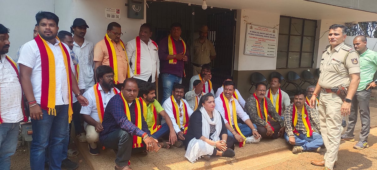 ಬಸ್‌ ನಿರ್ವಾಹಕನ ವಿರುದ್ಧದ ಪೋಕ್ಸೊ ಪ್ರಕರಣ ಹಿಂಪಡೆಯಲು ಆಗ್ರಹ: ಪ್ರತಿಭಟನೆ 