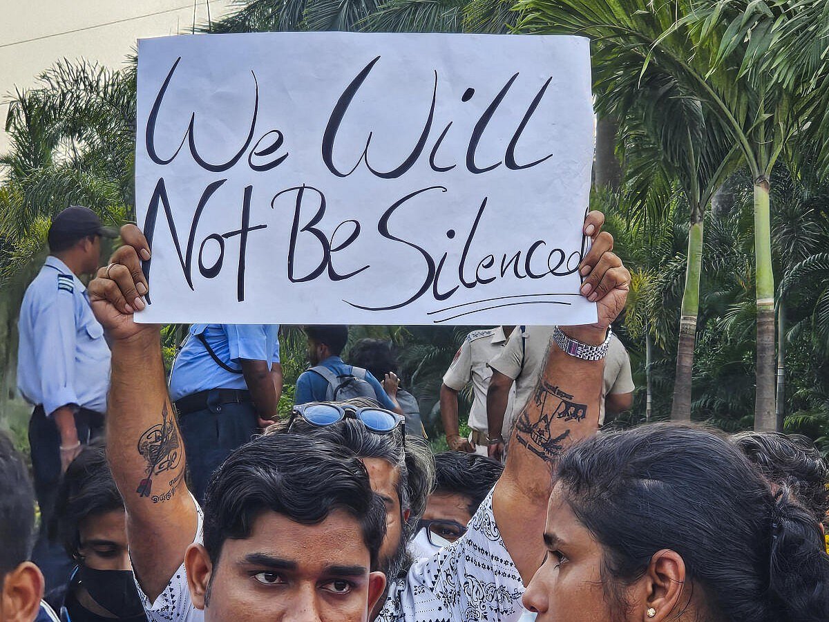 ಕಳಿಂಗ ವಿವಿ: ವಿದ್ಯಾರ್ಥಿನಿ ಆತ್ಮಹತ್ಯೆ; ಸ್ವದೇಶಕ್ಕೆ ನೇಪಾಳದ ವಿದ್ಯಾರ್ಥಿಗಳು