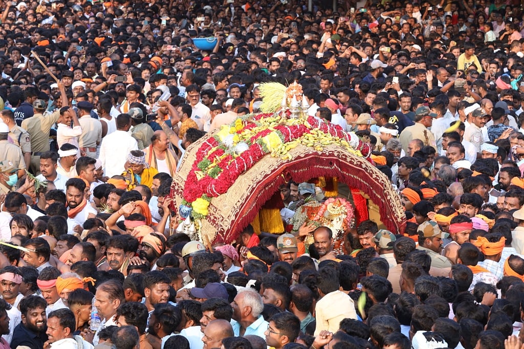 ಸಂಭ್ರಮದಿಂದ ಜರುಗಿದ ಕೊಟ್ಟೂರೇಶ್ವರ ರಥೋತ್ಸವ