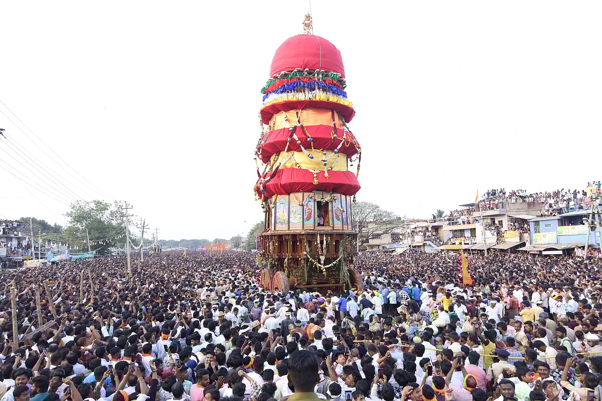 PHOTOS | ವಿಜೃಂಭಣೆಯಿಂದ ಜರುಗಿದ ಕೊಟ್ಟೂರೇಶ್ವರ ಸ್ವಾಮಿಯ ರಥೋತ್ಸವ