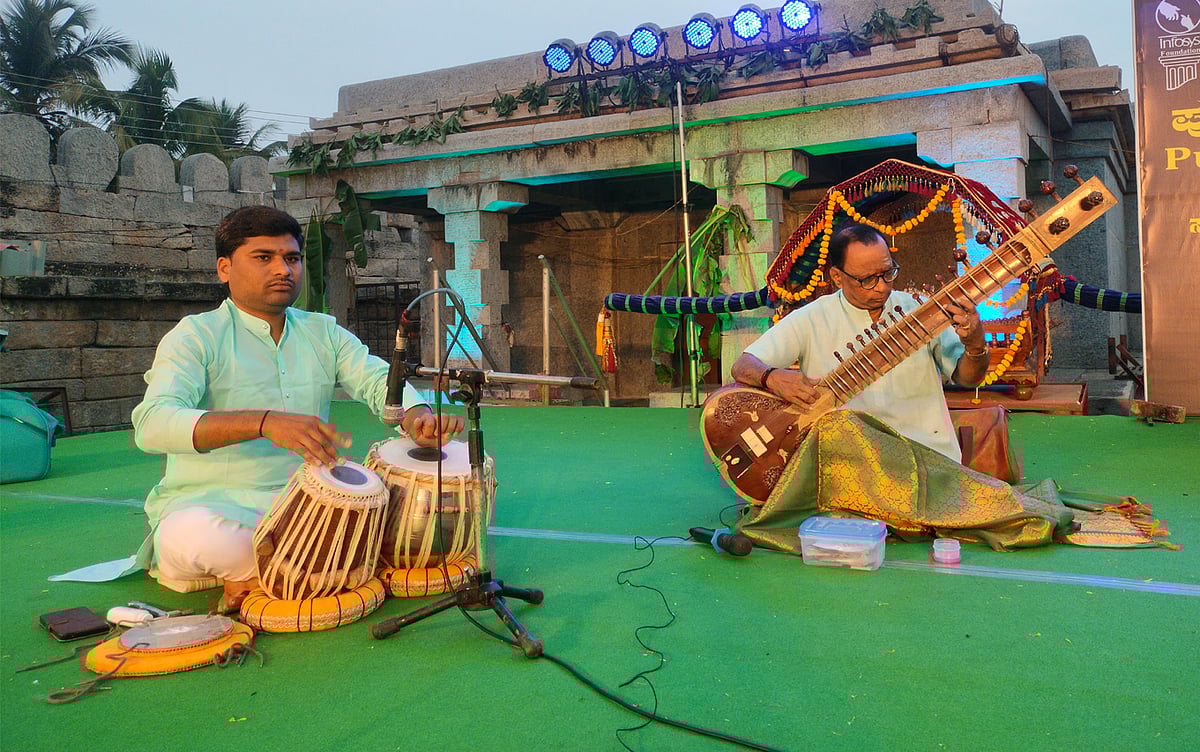 ಪುಲಿಗೆರೆ ಉತ್ಸವ: ಕಲಾರಸಿಕರ ಮನಗೆದ್ದ ಸಿತಾರ್ ವಾದನ