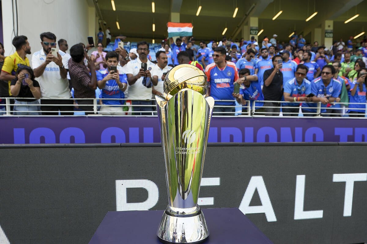 PHOTOS | IND vs PAK: ಕ್ರೀಡಾಂಗಣದಲ್ಲಿ ಪ್ರೇಕ್ಷಕರ ಹುರುಪು