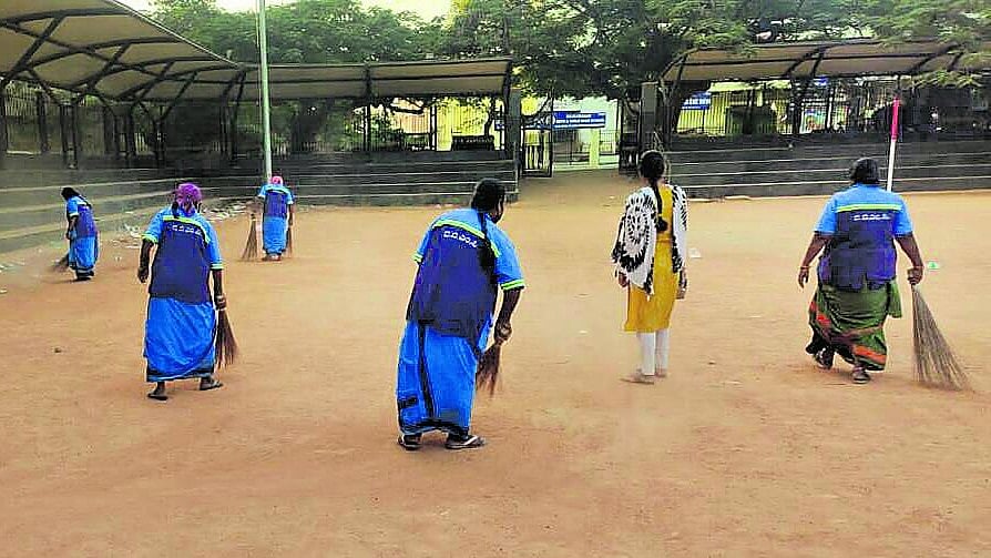 ​ಪ್ರಜಾವಾಣಿ ವರದಿ ಪರಿಣಾಮ: ರಾಜಾಜಿನಗರದ ಆಟದ ಮೈದಾನದಲ್ಲಿದ್ದ ಕಸ ತೆರವು