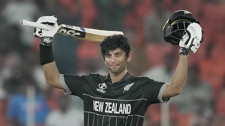 CT: ಬಾಂಗ್ಲಾದೇಶ ವಿರುದ್ಧದ ಪಂದ್ಯದಲ್ಲಿ ಅಪರೂಪದ ದಾಖಲೆ ಬರೆದ ರಚಿನ್ ರವೀಂದ್ರ