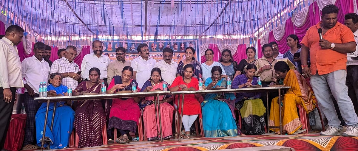 ಹೊಳೆನರಸೀಪುರದಲ್ಲಿ ಗಮನಸೆಳೆದ ರಾಗಿ ಮುದ್ದೆ ಉನ್ನುವ ಸ್ಪರ್ಧೆ