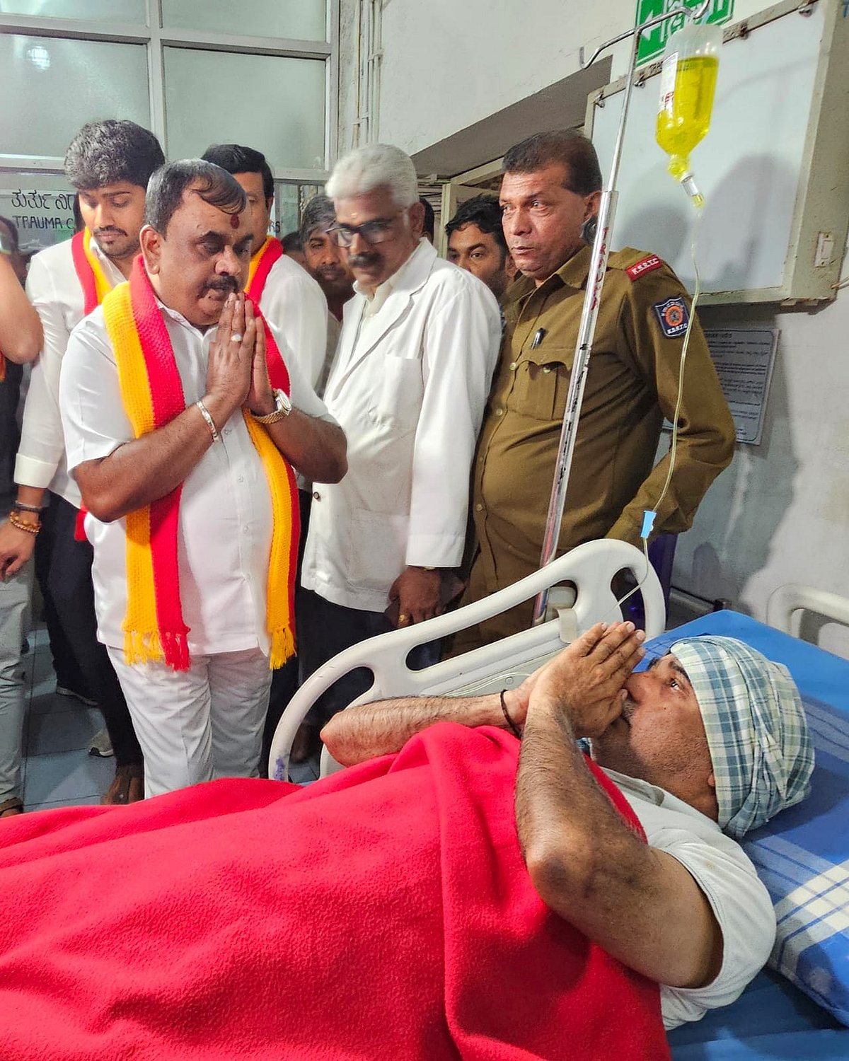 ಎಂಇಎಸ್‌, ಶಿವಸೇನೆ ಕಾರ್ಯಕರ್ತರು ಭಯೋತ್ಪಾದಕರಿದ್ದಂತೆ: ನಾರಾಯಣ ಗೌಡ ಕಿಡಿ