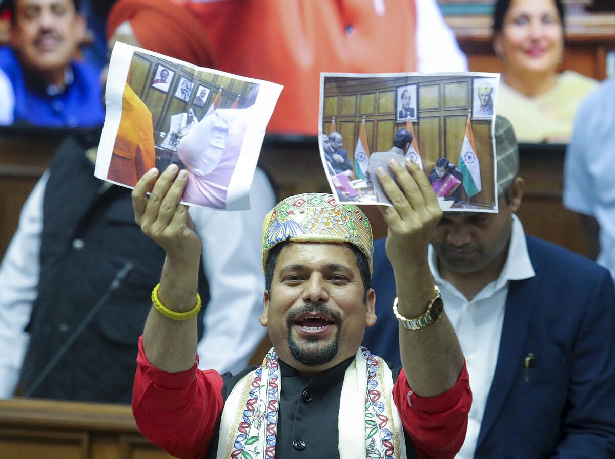 ದೆಹಲಿ: ಲೆಫ್ಟಿನೆಂಟ್ ಗವರ್ನರ್ ಭಾಷಣದ ವೇಳೆ ಘೋಷಣೆ; ಎಎಪಿಯ 12 ಶಾಸಕರ ಅಮಾನತು