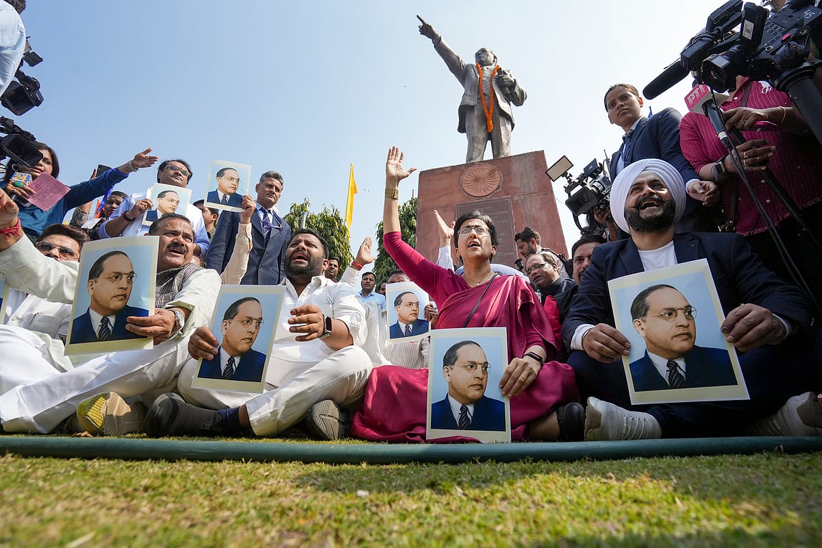 ದೆಹಲಿ ಅಬಕಾರಿ ನೀತಿ ಹಗರಣ: ಸರ್ಕಾರಕ್ಕೆ ₹2,000 ಕೋಟಿ ನಷ್ಟ