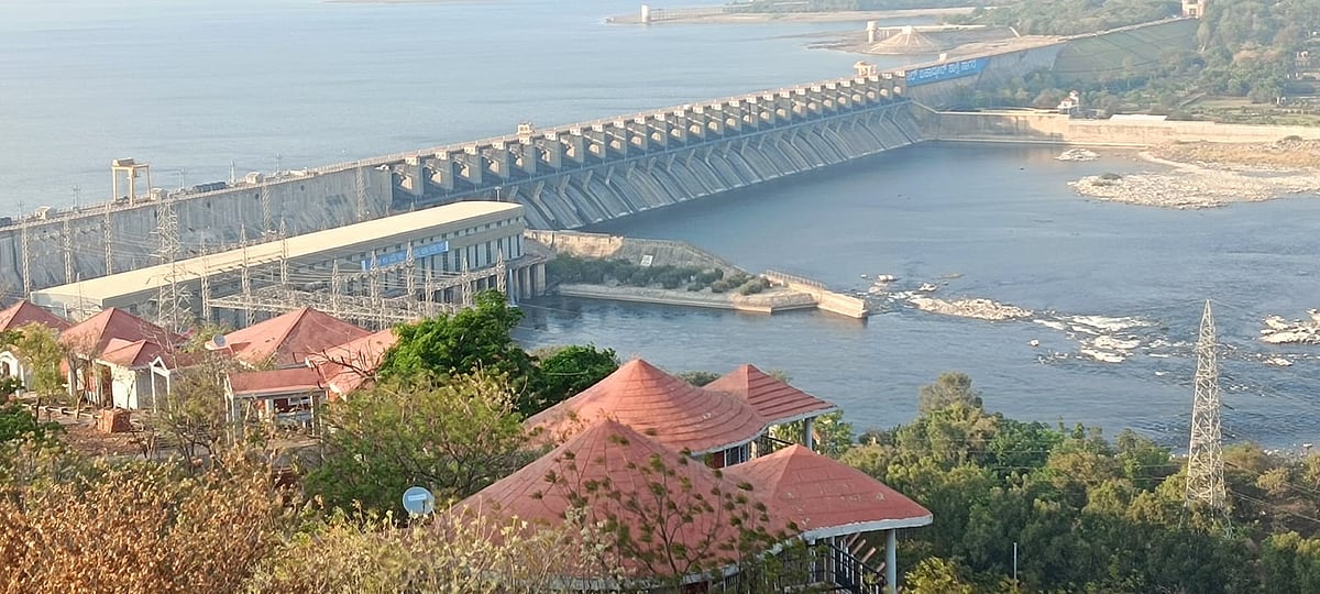 ಬೇಸಿಗೆಯಲ್ಲೂ ತೆಲಂಗಾಣಕ್ಕೆ ಸದ್ದಿಲ್ಲದೇ ಹರಿದ ಕೃಷ್ಣೆ; ರೈತರಿಂದ ವ್ಯಾಪಕ ವಿರೋಧ