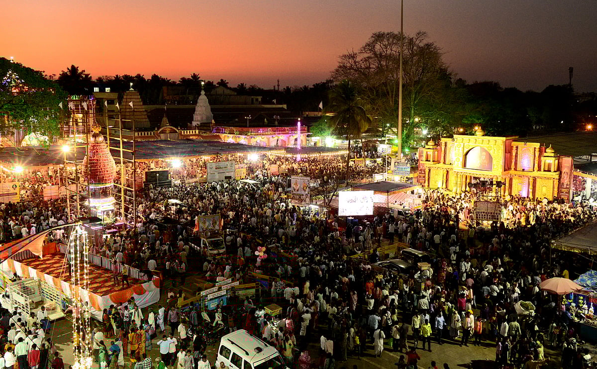 ಶಿವರಾತ್ರಿ ಉತ್ಸವ; ಸಿದ್ಧಾರೂಢಮಠದಲ್ಲಿ ಭಕ್ತ ಸಾಗರ