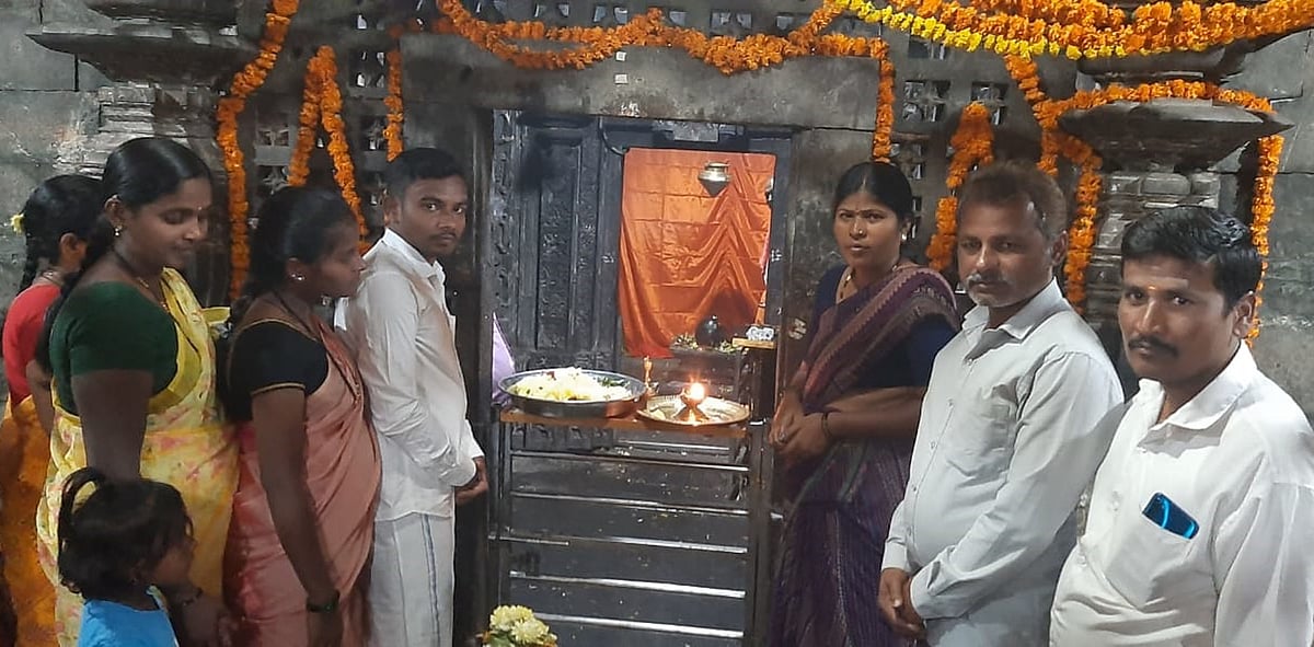 ಹೂವಿನಹಡಗಲಿ : ಭಕ್ತಿಭಾವದಿಂದ ಶಿವರಾತ್ರಿ ಆಚರಣೆ