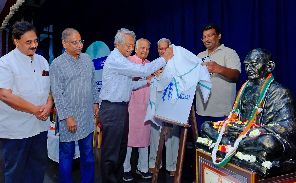 ಗಾಂಧೀಜಿ ಆದರ್ಶ, ಮೌಲ್ಯ ಪಾಲಿಸಿ: ಗಿರೀಶ್ ಕಾಸರವಳ್ಳಿ ಕರೆ