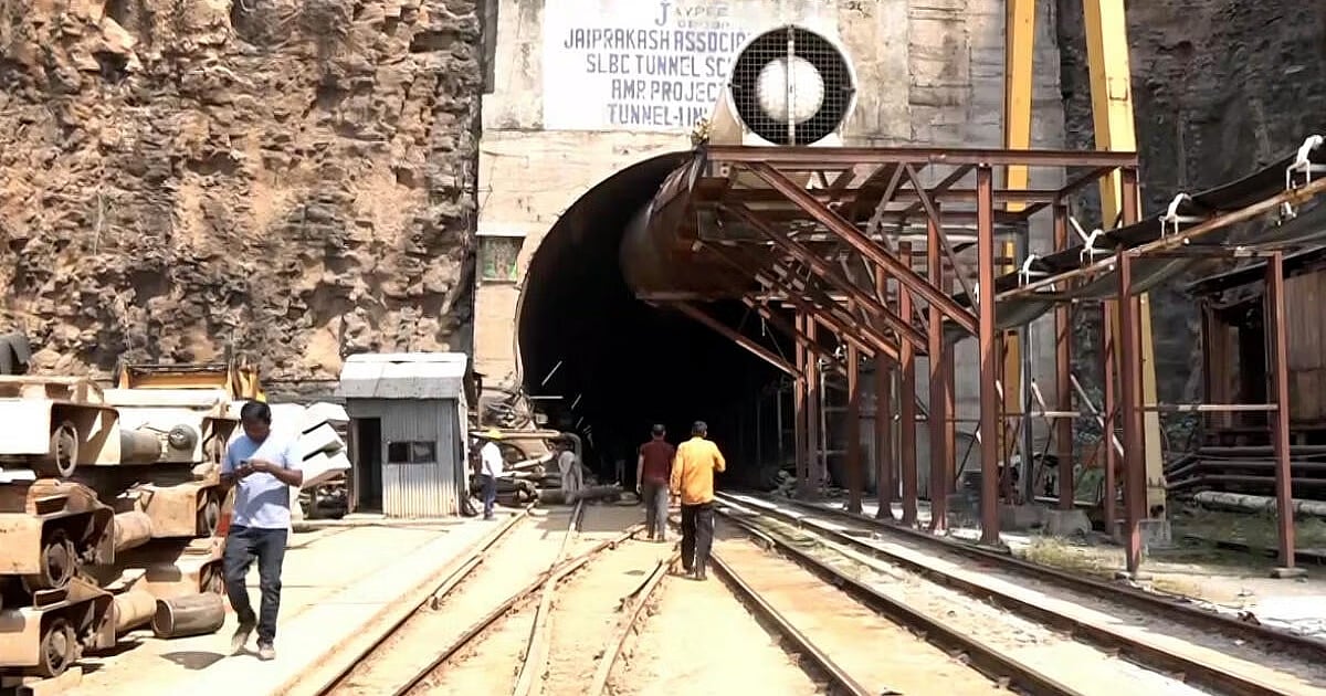 ಸುರಂಗ ಕುಸಿತ ಪ್ರಕರಣ: ಕಾರ್ಮಿಕ ರಕ್ಷಣೆಗಾಗಿ ಹೂಳು ತೆರವುಗೊಳಿಸುವ ಕಾರ್ಯ