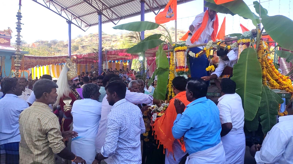 ರಾಂಪುರ: ವೈಭವದ ಕರಿಬಸವೇಶ್ವರ ರಥೋತ್ಸವ