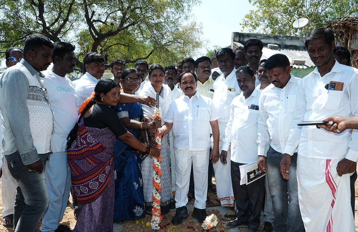 ಧರ್ಮಪುರ | ಅಂಬೇಡ್ಕರ್ ಭವನ ನಿರ್ಮಾಣಕ್ಕೆ ಸಚಿವ ಡಿ.ಸುಧಾಕರ್ ಭೂಮಿಪೂಜೆ