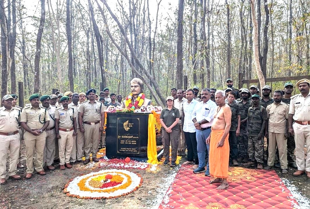 ಐಎಫ್‌ಎಸ್ ಅಧಿಕಾರಿ ಮಣಿಕಂಠನ್ ಪ್ರತಿಮೆ ಅನಾವರಣ
