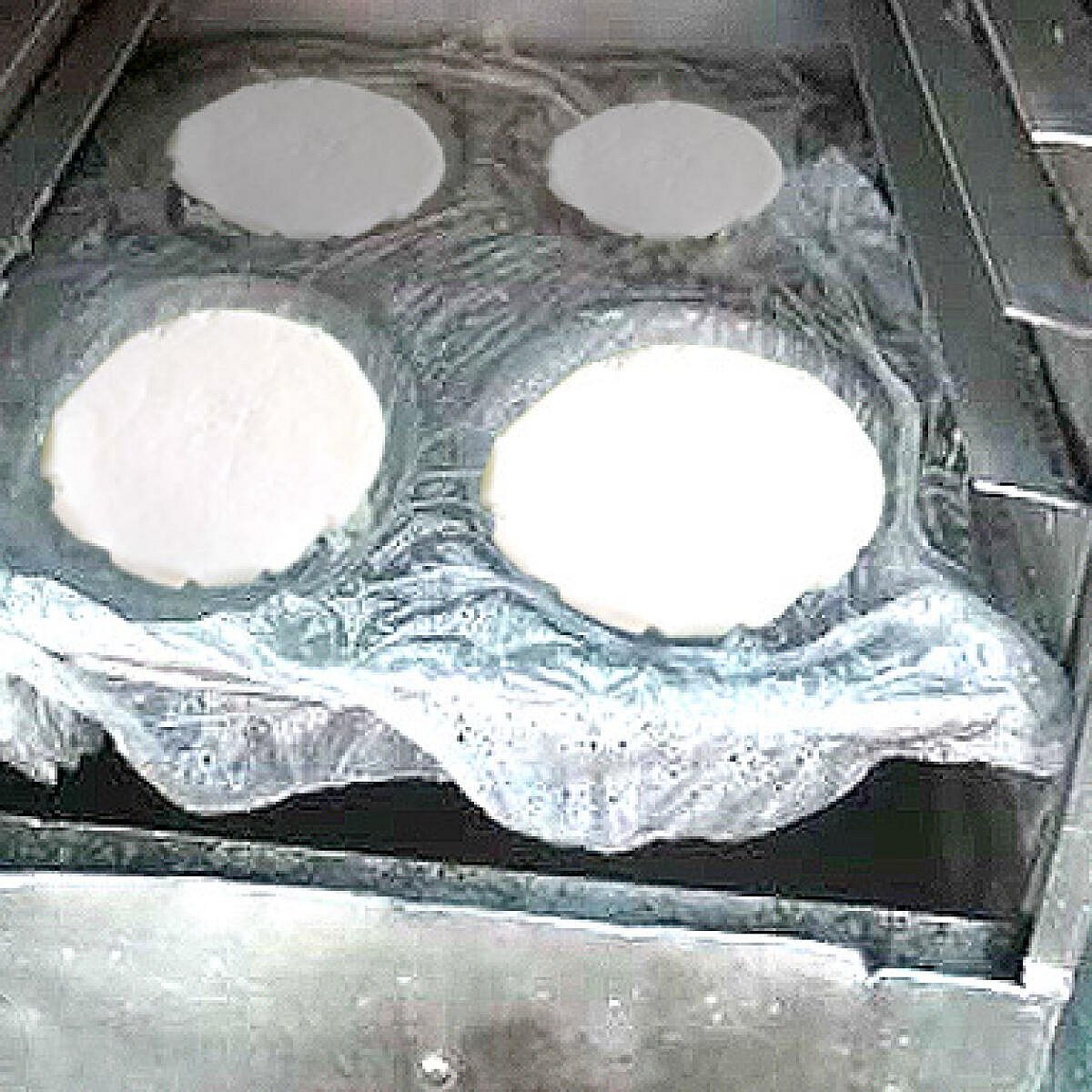 ಸಂಪಾದಕೀಯ: ಇಡ್ಲಿ ಬೇಯಿಸಲು ಪ್ಲಾಸ್ಟಿಕ್‌ ಹಾಳೆ ಬಳಕೆ ನಿಷೇಧ ಸ್ವಾಗತಾರ್ಹ