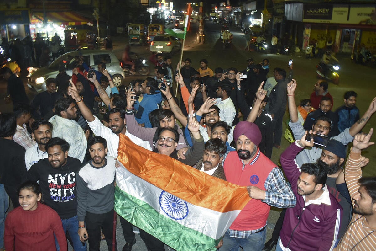 VIDEOS | ಫೈನಲ್‌ಗೆ ಭಾರತ ಲಗ್ಗೆ: ಸಂಭ್ರಮದ ಹೊನಲಿನಲಿ ಮಿಂದ ಅಭಿಮಾನಿಗಳು...