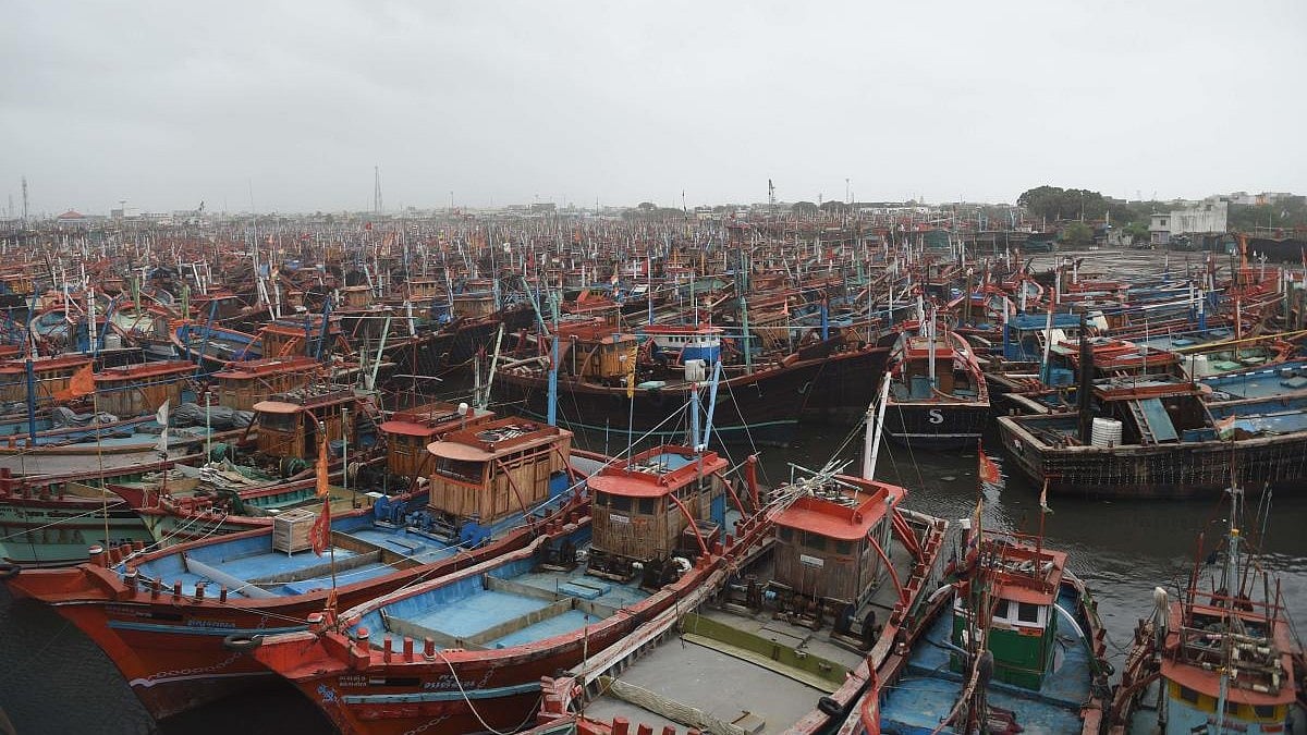 ಪಾಕಿಸ್ತಾನದ ವಶದಲ್ಲಿ ಗುಜರಾತ್‌ನ 144 ಮೀನುಗಾರರು; 1,173 ದೋಣಿಗಳು: ಸಚಿವ ಪಟೇಲ್