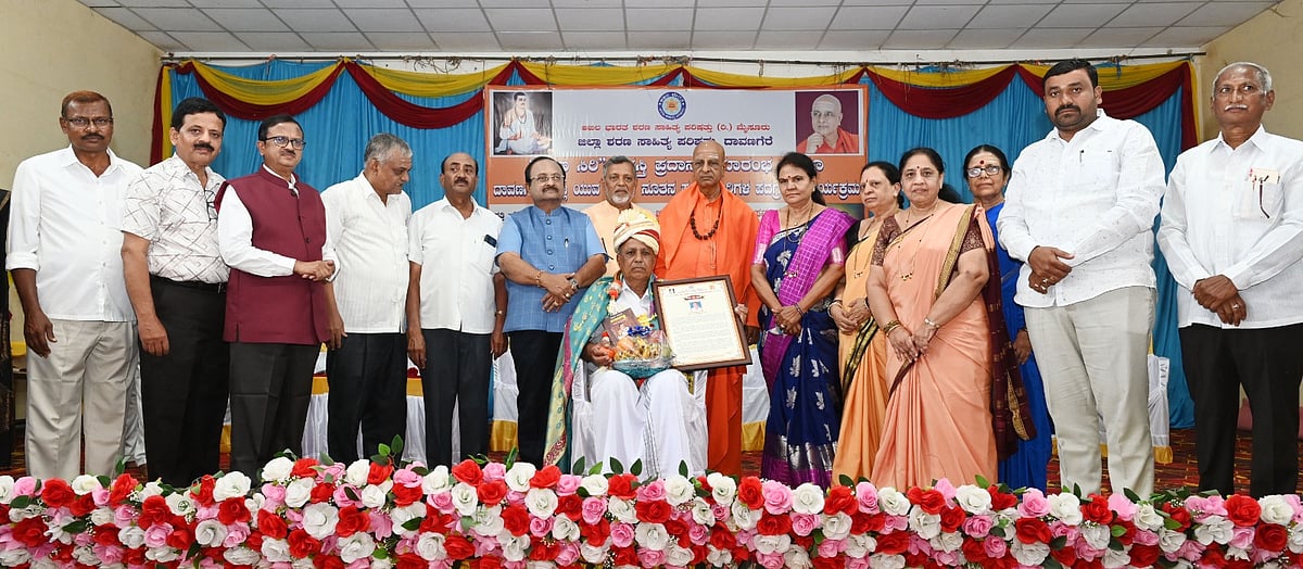 ಸಮಾಜವನ್ನು ಸರಿದಾರಿಗೆ ತರಲು ಮಕ್ಕಳಿಗೆ ವಚನ ಸಂಸ್ಕಾರ ನೀಡಿ: ತರಳಬಾಳು ಸ್ವಾಮೀಜಿ