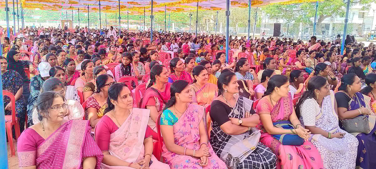 ಮಕ್ಕಳನ್ನು ಹೆರುವಂತೆ ಆದೇಶಿಸಲು ಇವರು ಯಾರು? ಜಯಲಕ್ಷ್ಮಿ